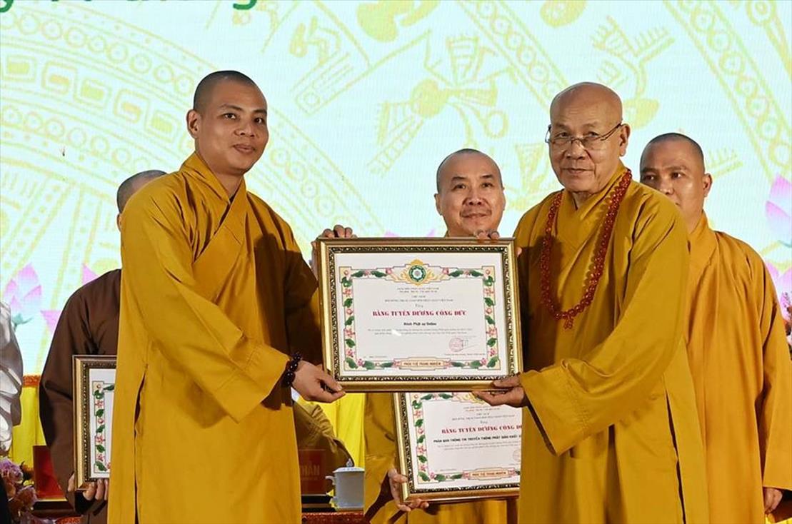 truyen-thong-phat-giao-viet-nam-sau-15-nam-tu-tin-phat-su-den-ket-noi-cong-dong_nguoiphattu_com_nhu luc pham ngoc son  (82).jpg